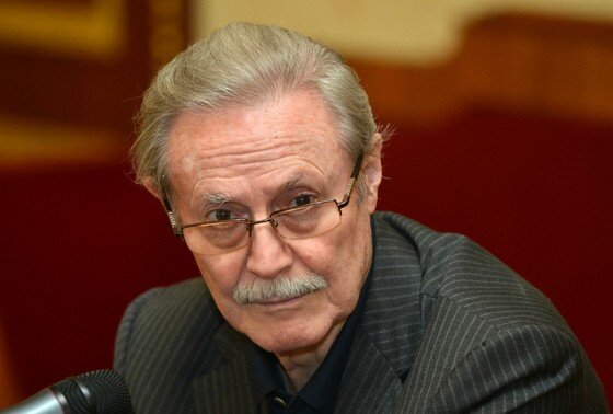    Юрий Соломин
