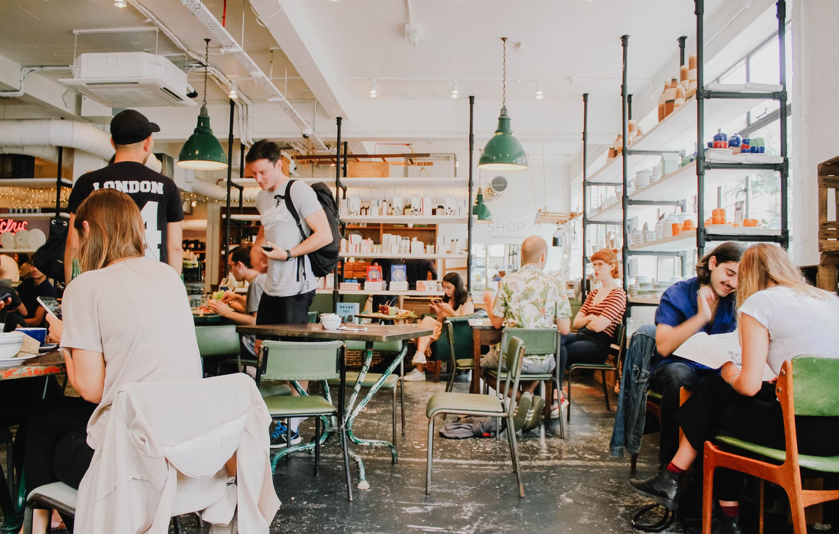 https://unsplash.com/photos/people-eating-inside-of-cafeteria-during-daytime-6bKpHAun4d8