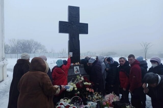    Крест на могиле почитаемого старца Ипполита. Фото: Из личного архива/ Светлана Борисова