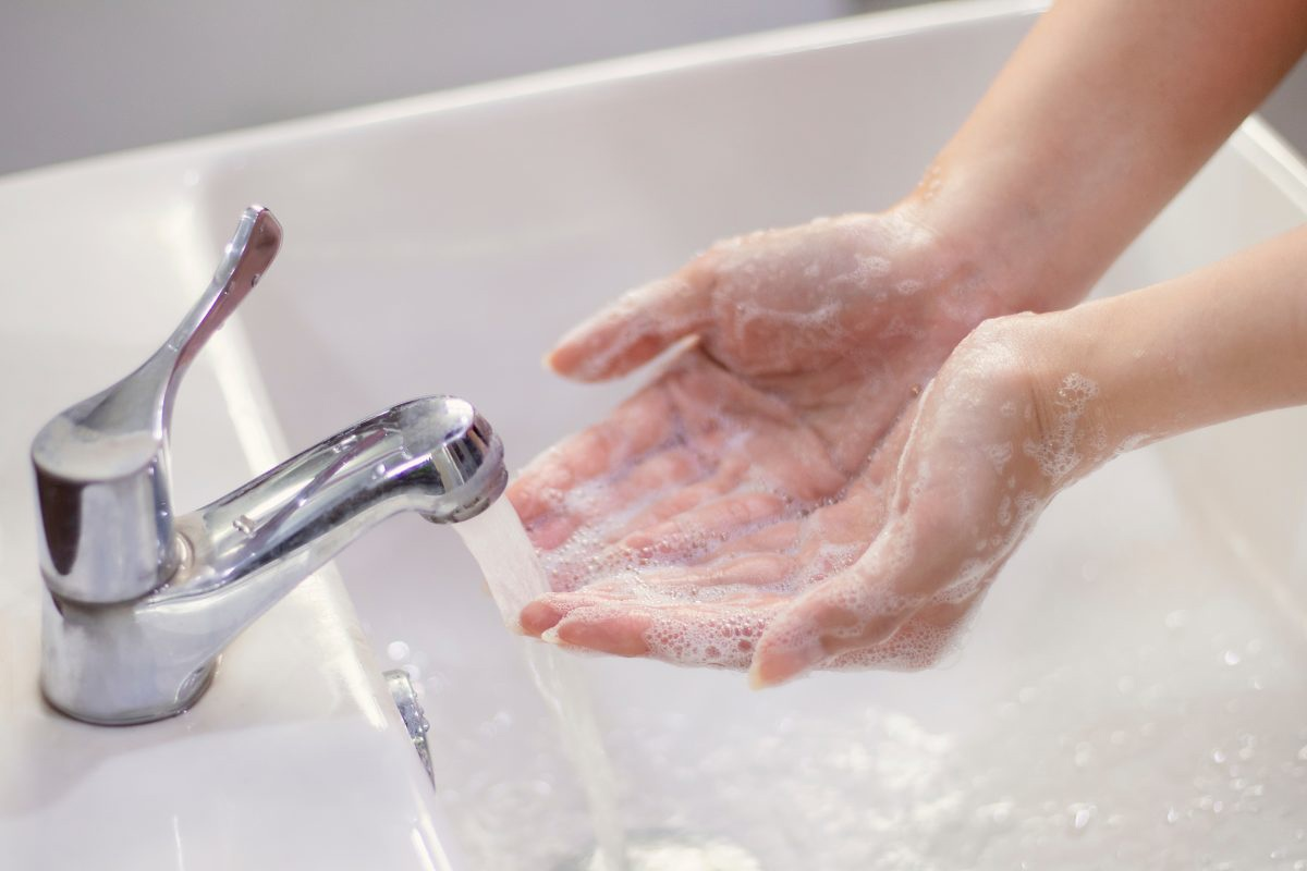 Можно помыть руки. Мытье рук. Мыло для рук. Гигиена рук. Мытье рук с мылом.