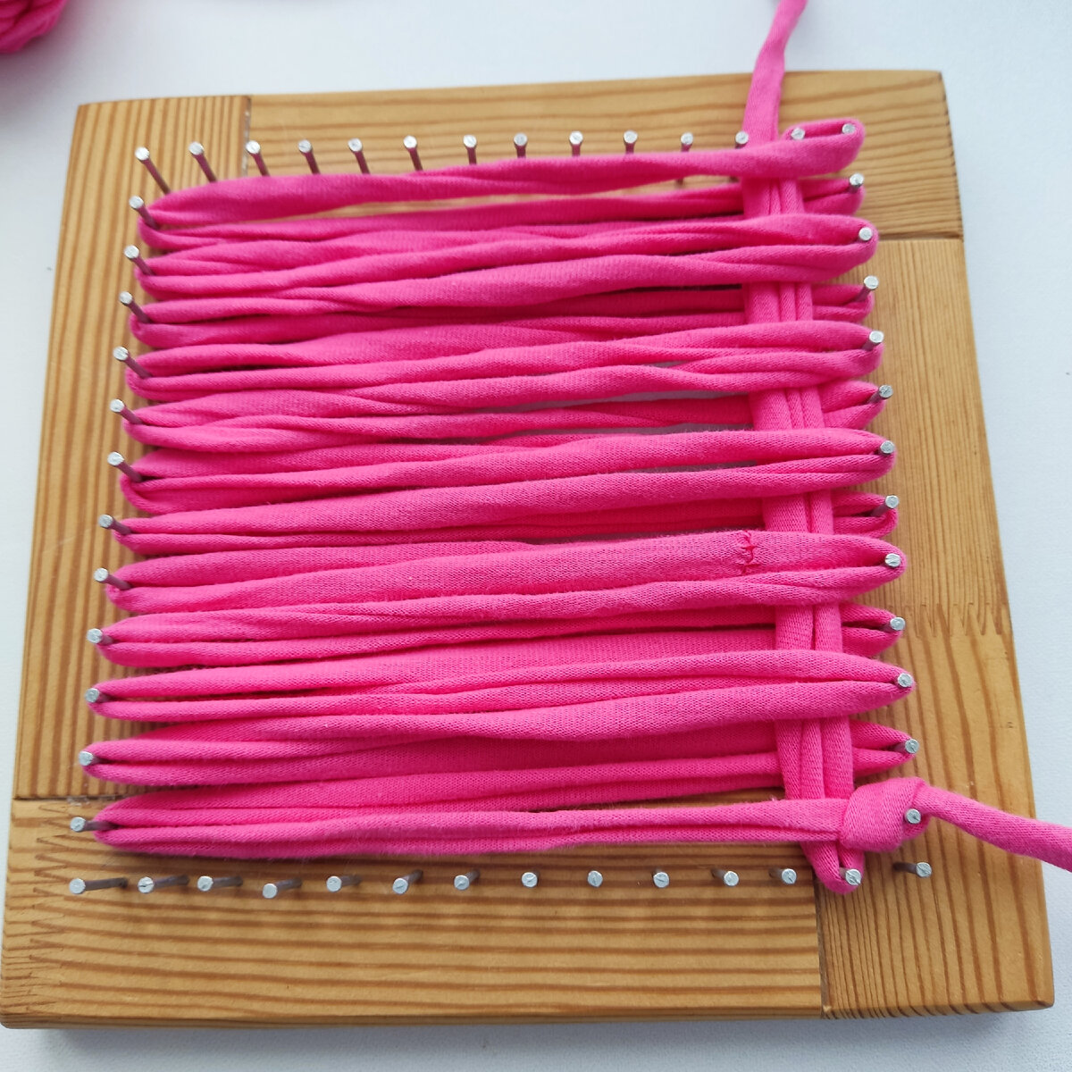 как правильно сделать угол 90 градусов для фундамента. опил ногтевой пластины схемы. как выровнять диагональ фундамента. как выровнять квадрат. разметка фундамента угол 90.