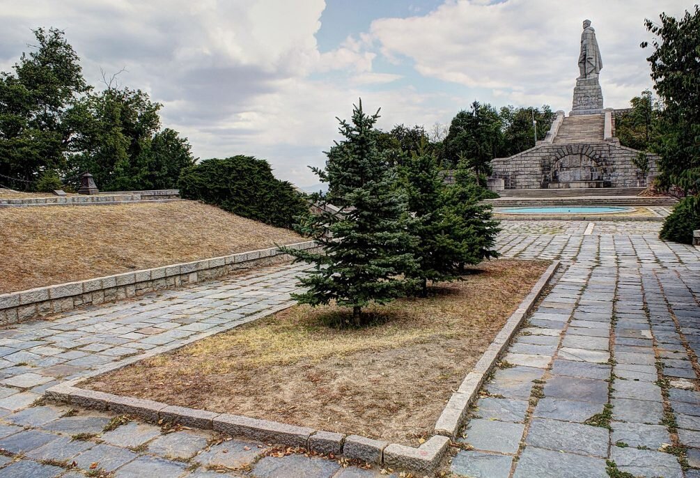 Памятники болгарии фото