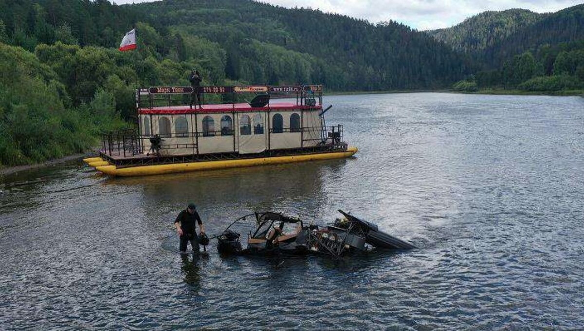     Разбившийся на Мане вертолет Гольдмана