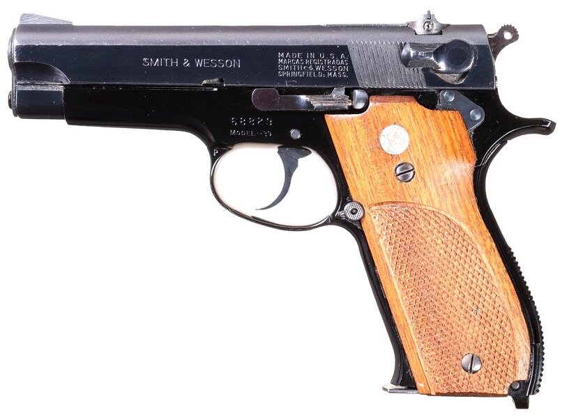 Пистолет Смит-Вессон Модель 39. Вид слева.