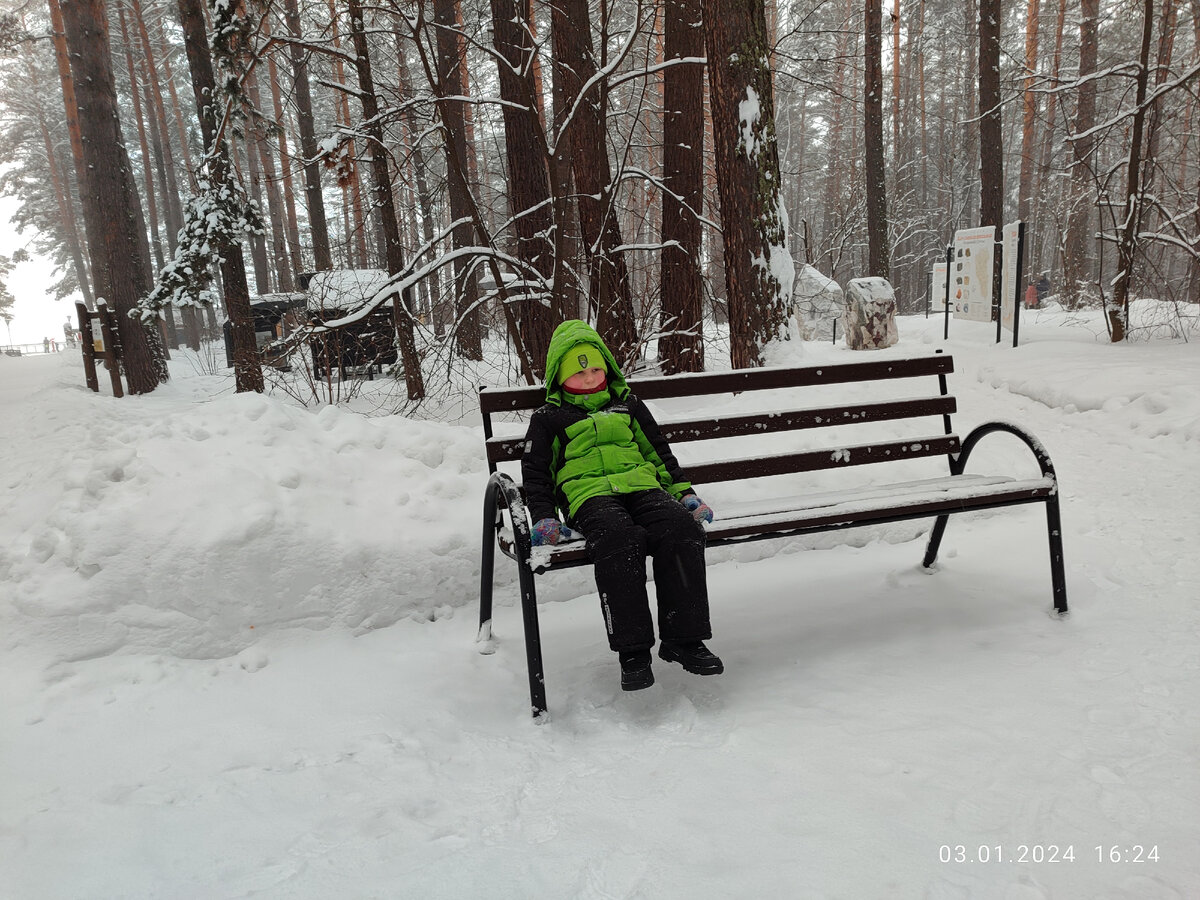 Павел изо всех сил стремится к богатой жизни