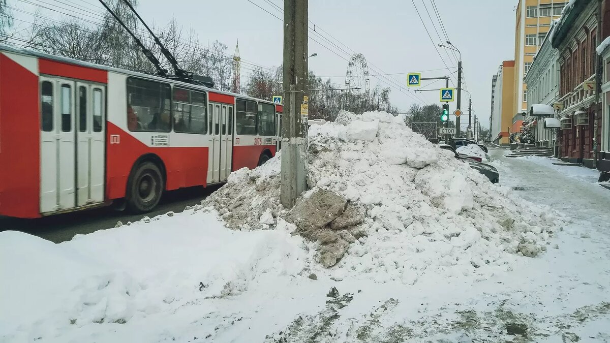     В ближайшие дни на улицах Ижевска пройдут работы по вывозу снега.