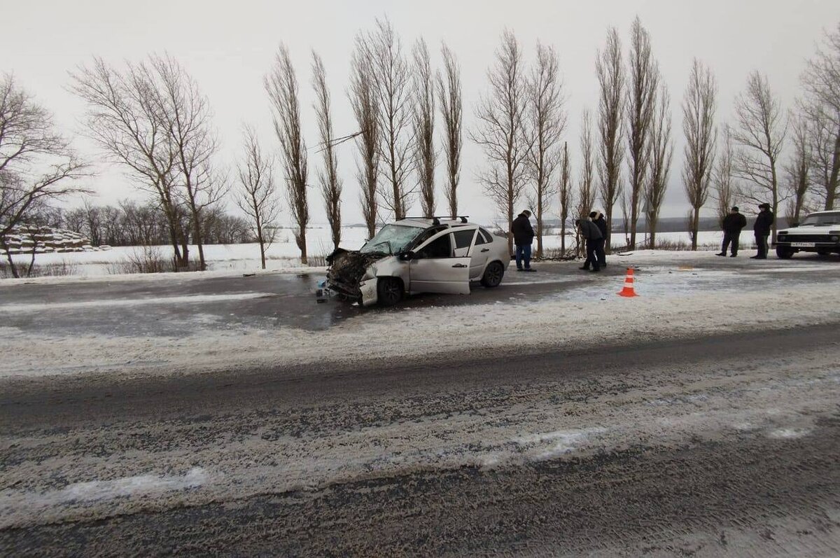    В Курской области в лобовом ДТП погибли два человека, ранена женщина