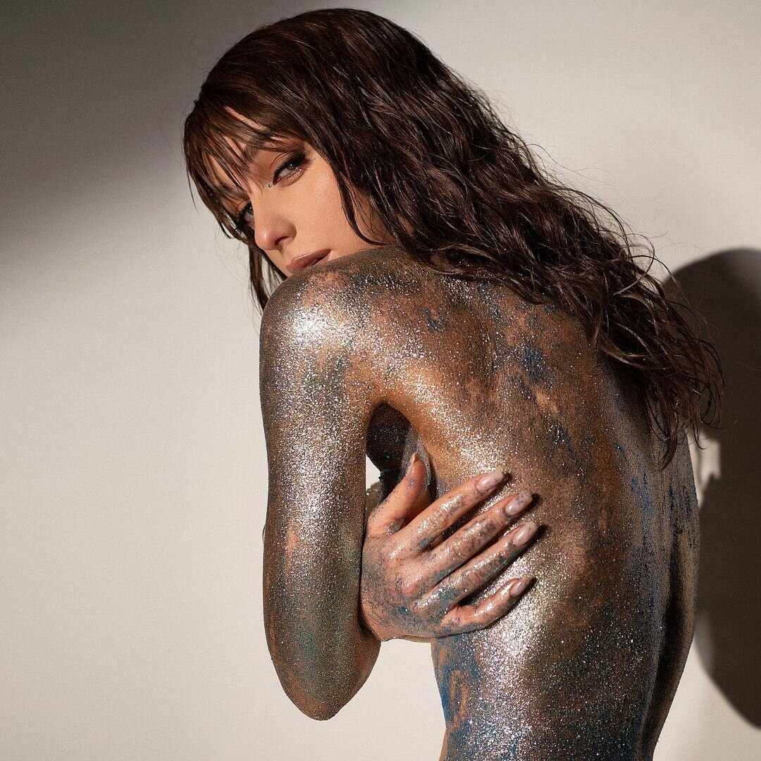 Эти селебрити не боятся хейта и смело снимаются без одежды. Сегодня любуемся их чувственными снимками и восхищаемся смелостью. Кристина Асмус Тот самый момент, когда не можешь выбрать, что надеть.-4