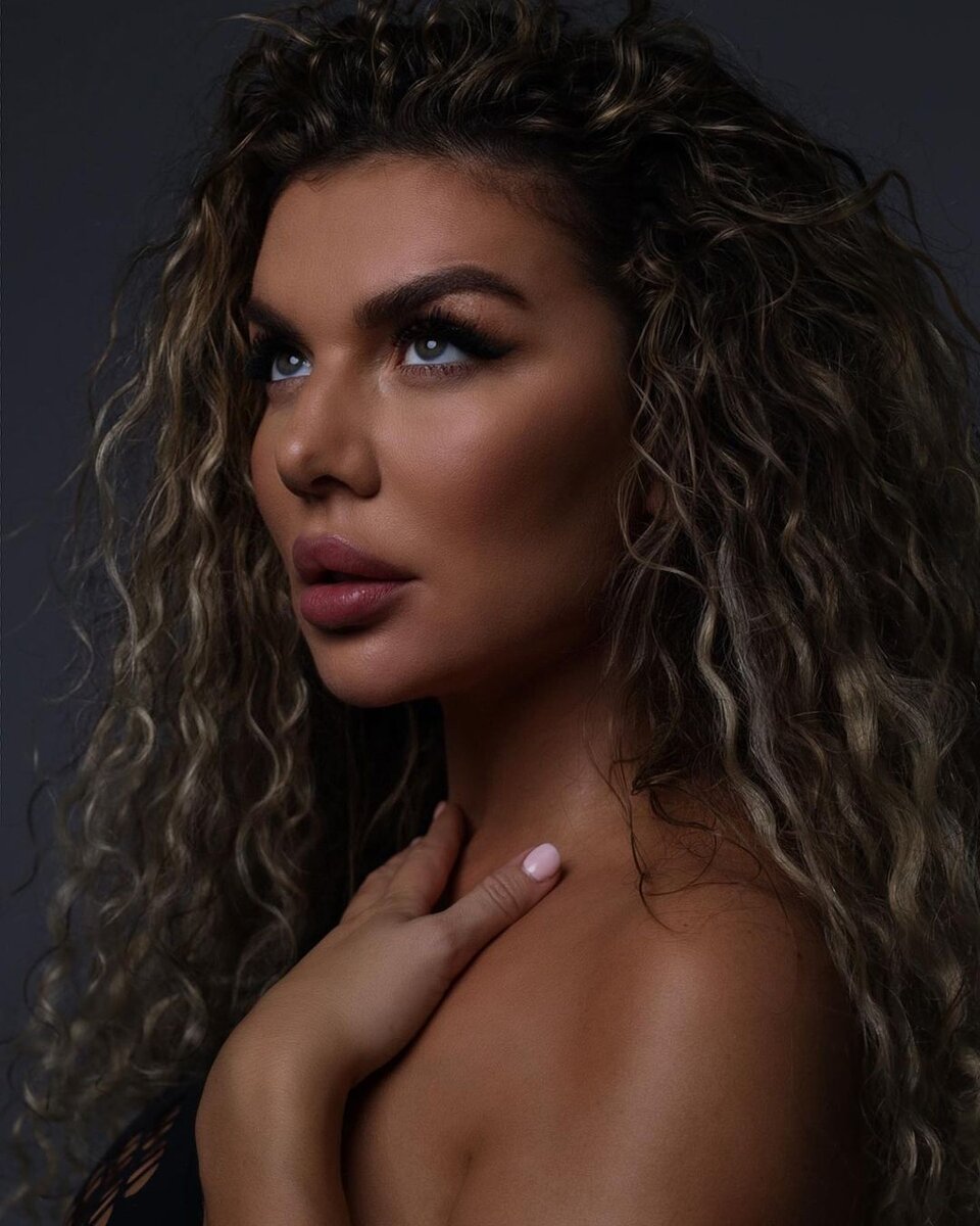 Эти селебрити не боятся хейта и смело снимаются без одежды. Сегодня любуемся их чувственными снимками и восхищаемся смелостью. Кристина Асмус Тот самый момент, когда не можешь выбрать, что надеть.-19