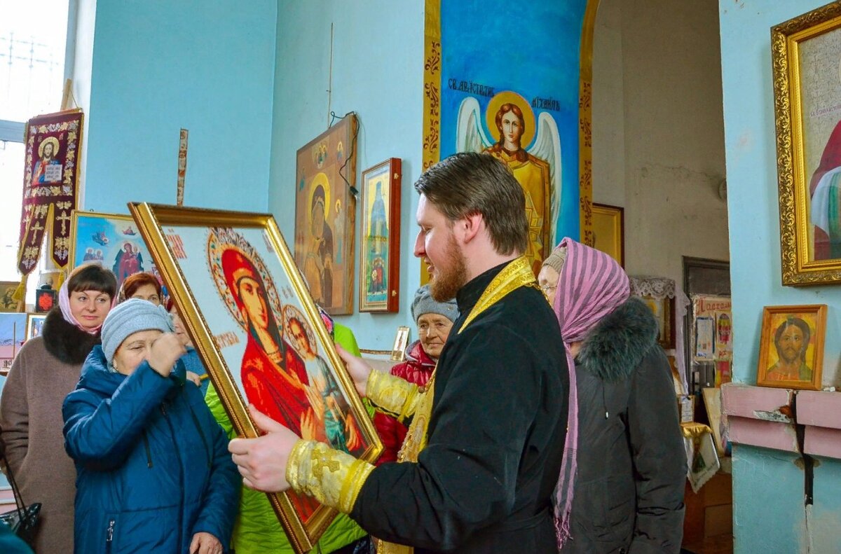 Чудеса Храма села Ворон-Лозовка: Иконы и крест замироточили. — Это место  пропитанно Благодатью Божьей. | Господи, помилуй мя. | Дзен