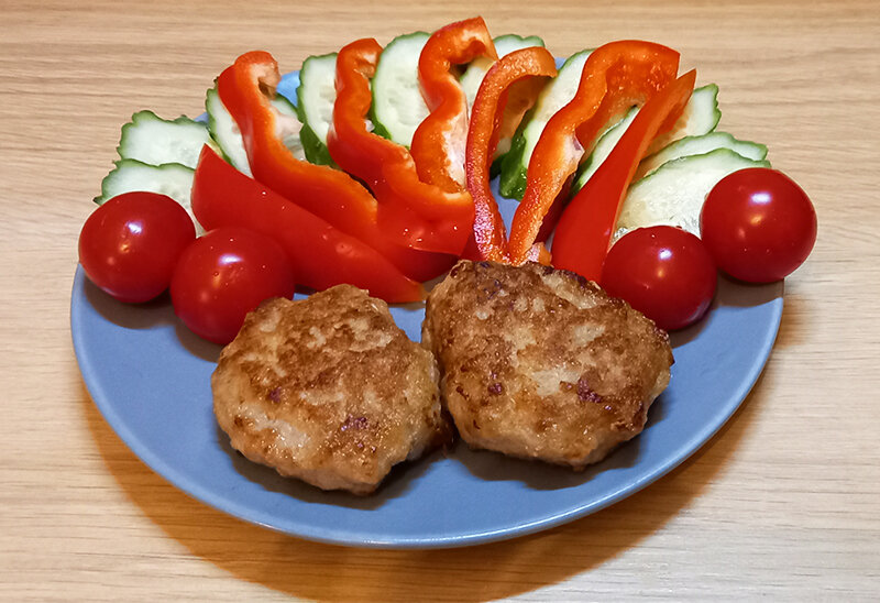 Мясные котлеты с манкой и черемшой