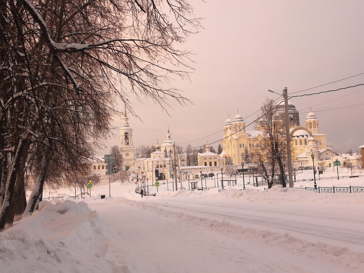 Свято-николаевский верхотурский мужской монастырь. Погода город верхотурье. Современное верхотурье фото. Никони екатеринбурге верхотурье. Погода город верхотурье.
