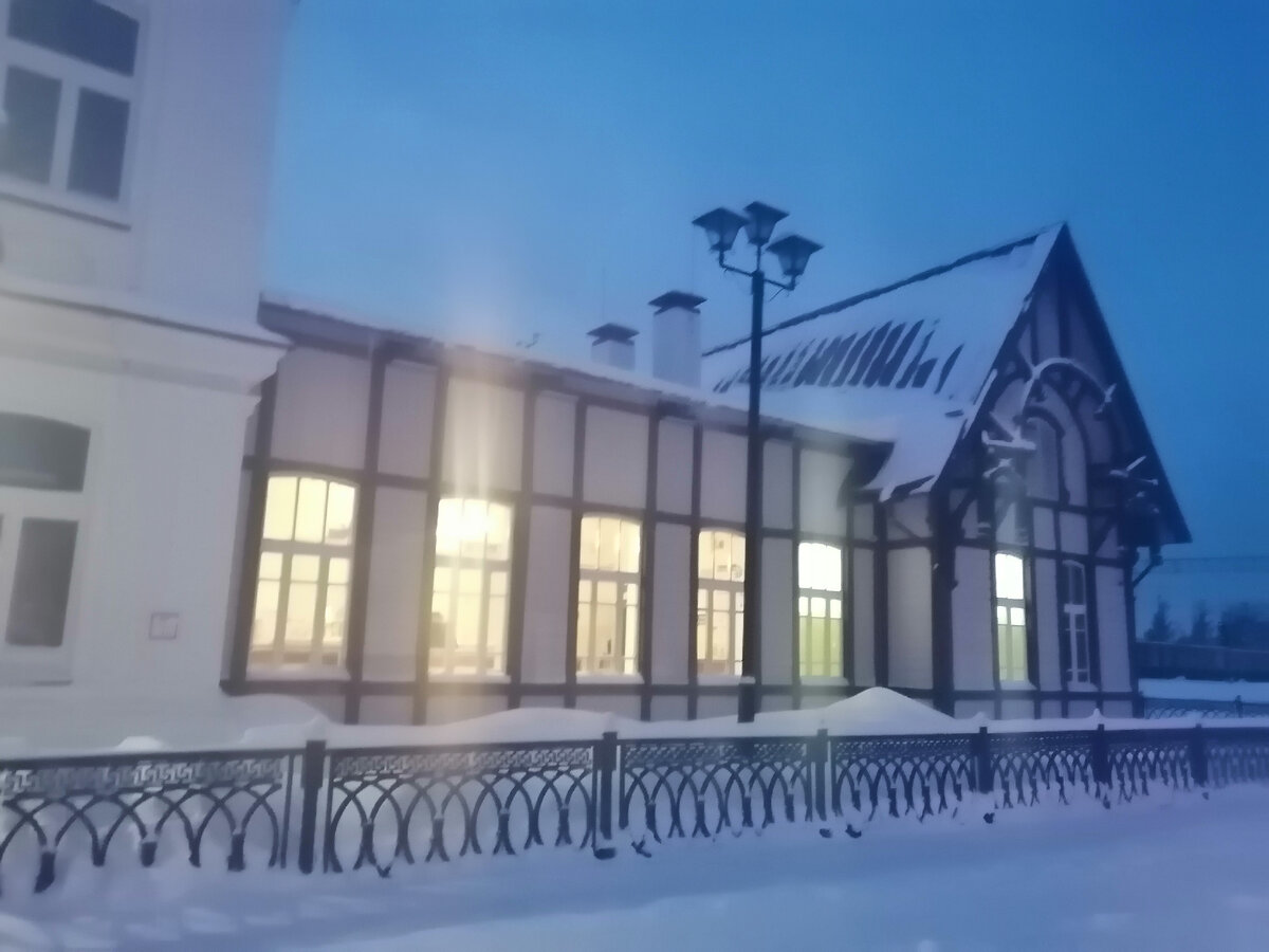 Железнодорожная станция верхотурье. Жд вокзал серов. Станция верхотурье. Верхотурье привокзальный. Верхотурье свердловская область вокзал.