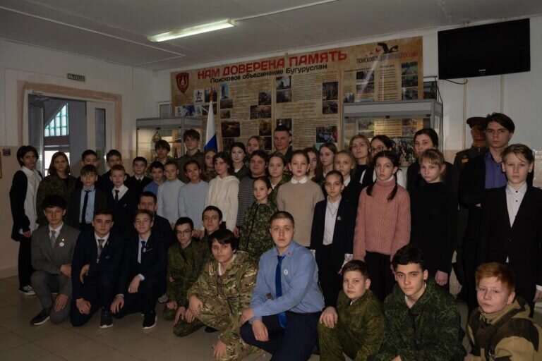    Боец СВО Иван Суслов встретился со школьниками и студентами Бугуруслана Кристина Просвиркина