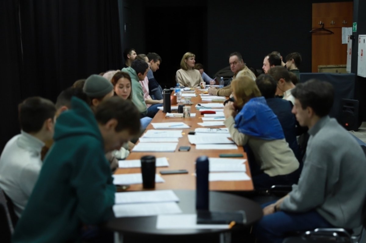    Актеры СамАрта готовятся к спектаклю «Воскресение» в Ясной Поляне