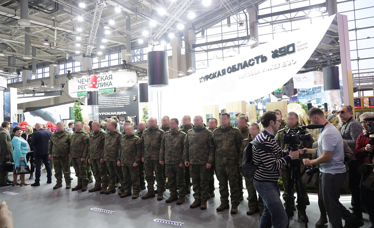    Курские военнослужащие посетили мероприятия в День Курской области на выставке «Россия»