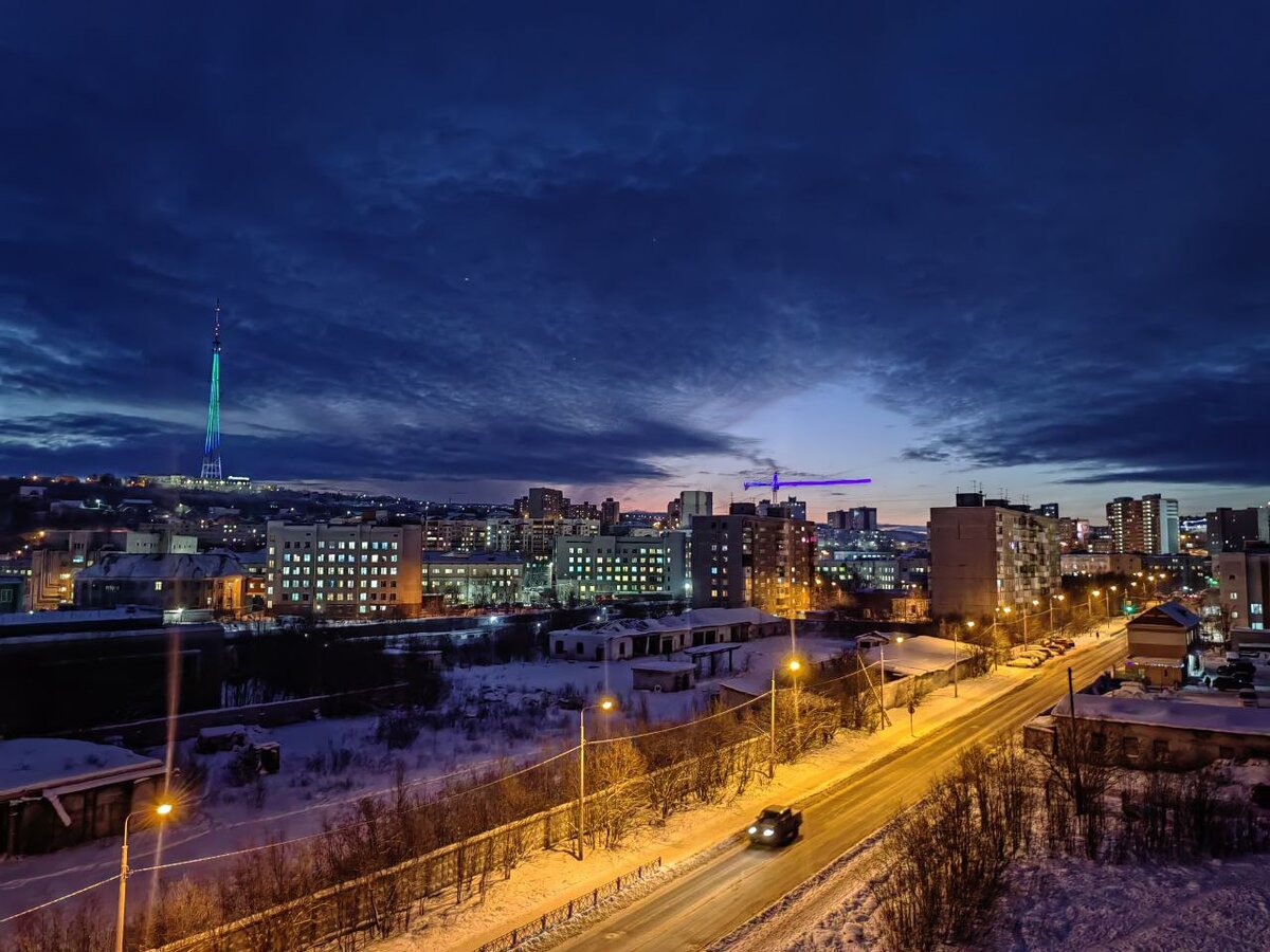 А это утро, за несколько дней до окончания полярной ночи.