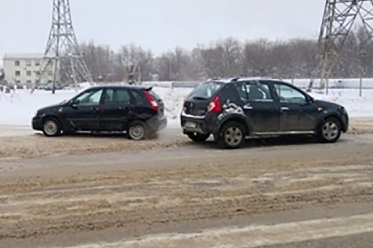    Тольяттинка на «Калине» не включила поворотник, и попала в ДТП