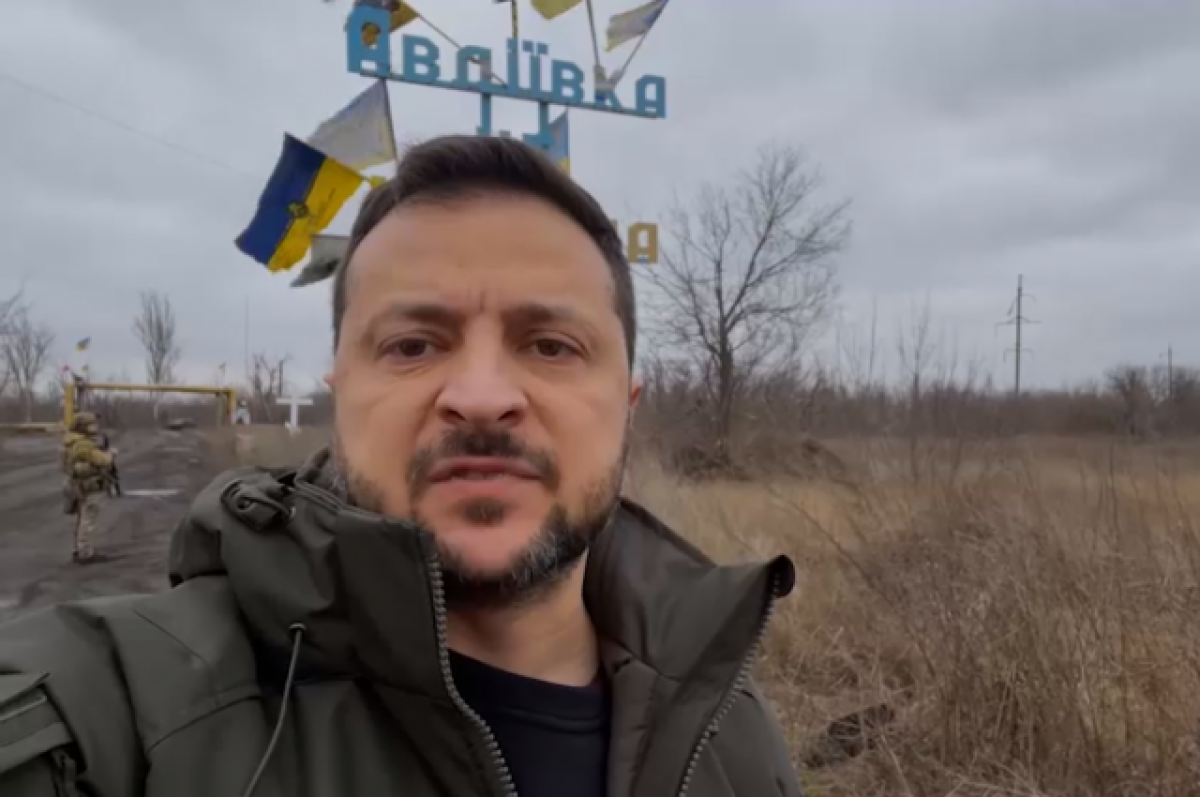    Зеленский призвал украинцев призывного возраста вернуться в страну