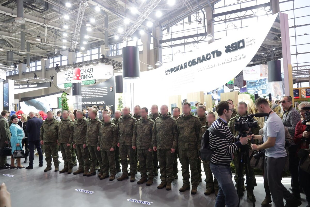 В День Курской области выставку-форум «Россия» посетили военнослужащие и  дружинники | Вести-Курск | Дзен