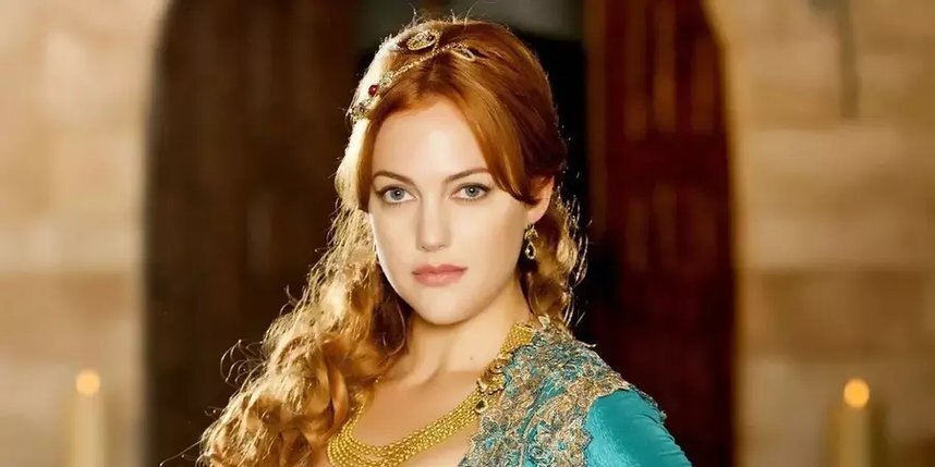    Турецко-немецкая актриса и фотомодель Мерьем Узерли прославилась ролью в сериале "Великолепный век".Кадр из сериала "Великолепный век" | Tims Productions