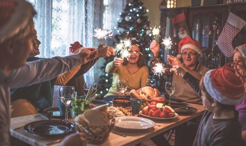 Большинство россиян ставят точку в череде новогодних гуляний 14 января. В этот день отмечают Старый Новый год. Как появился этот праздник и какие приметы с ним связаны, читайте в нашем материале.