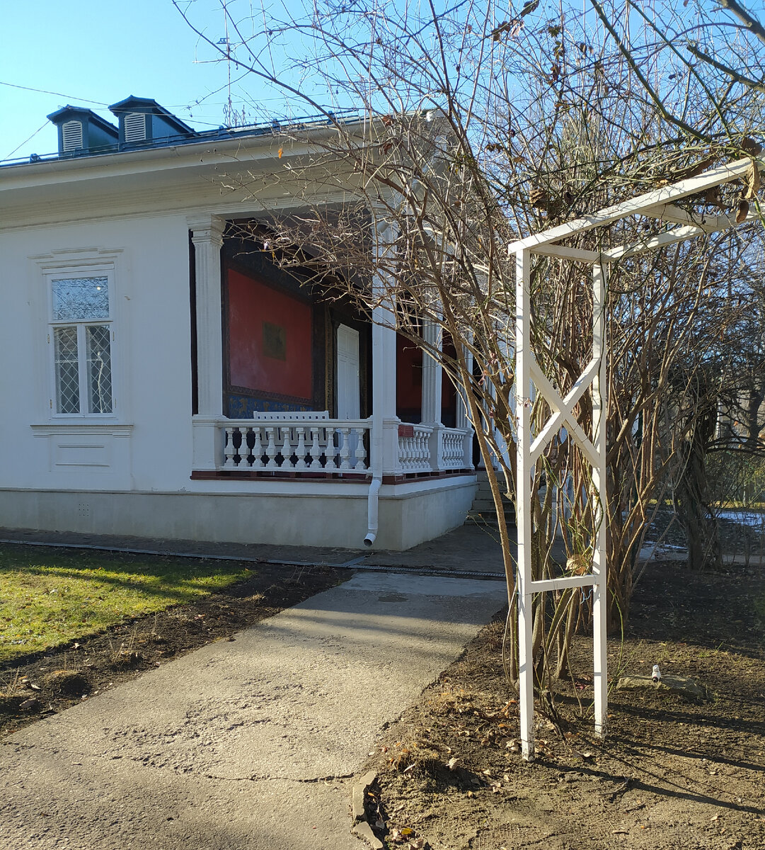 Белая вилла