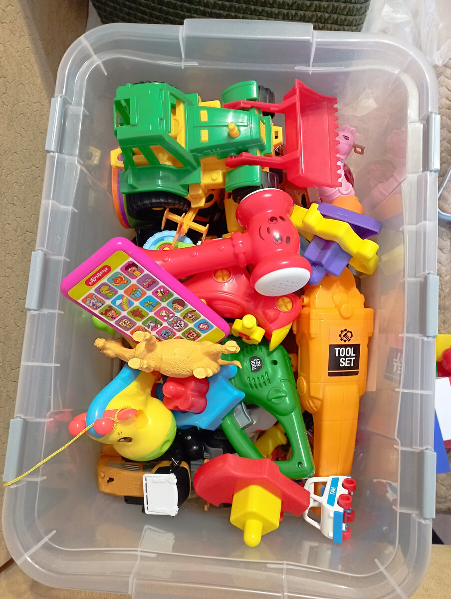 Так чаще всего выглядит коробка в конце дня.