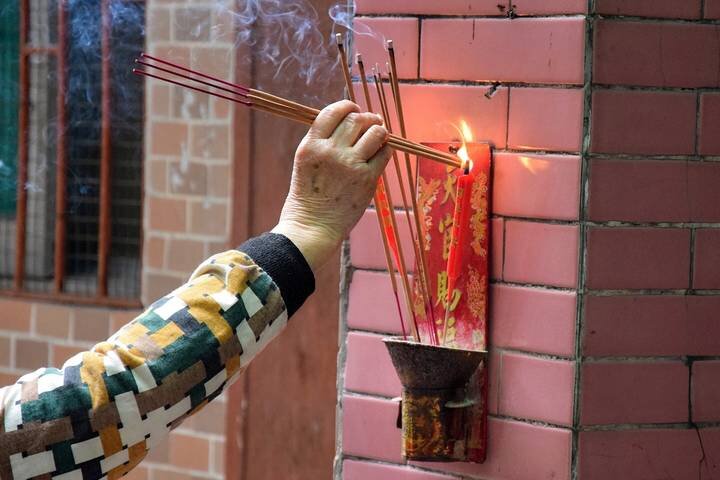 Подвесная курильница. Фото: incenseherb.com