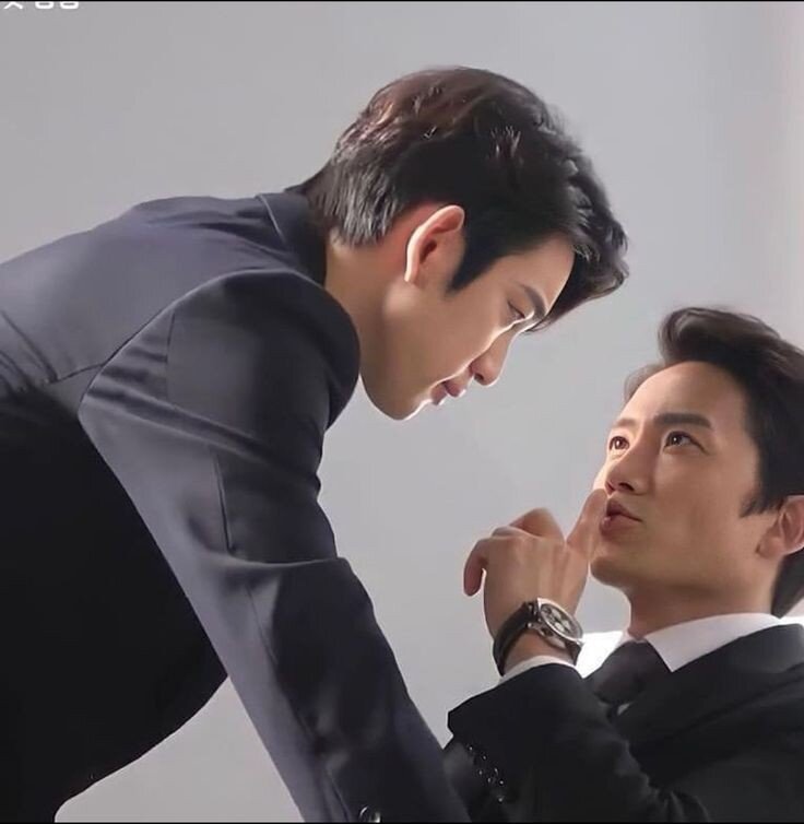 С фотосессии для обложки. 