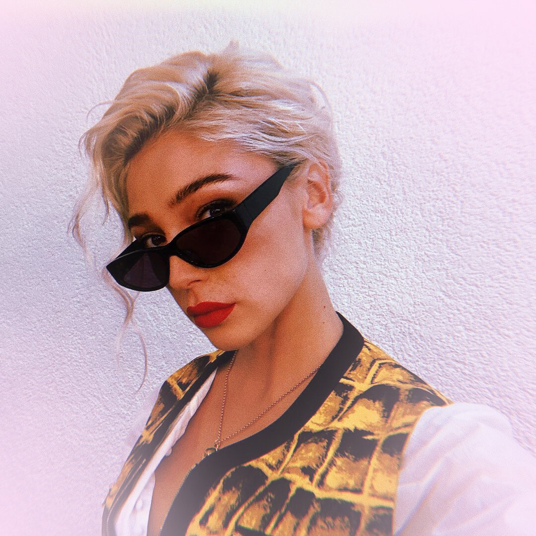 Источник фото: https://thegirl.ru/articles/agentshow-nastya-ivleeva-zapustila-sobstvennoe-shou/