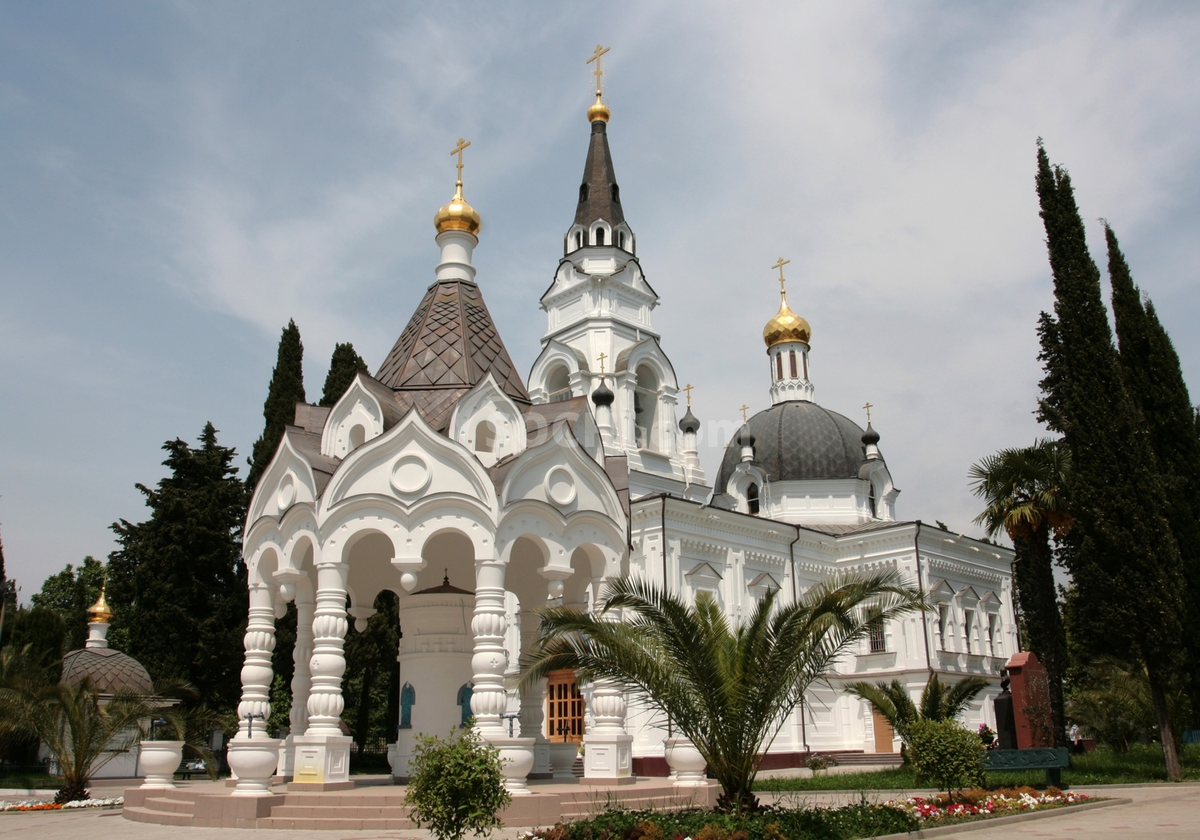 Архитектура города сочи. Сочи Церковь Архангела Михаила. Храм Святого Архангела Сочи.