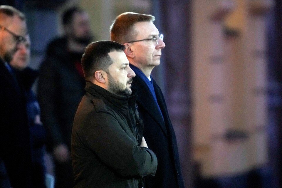    В Риге Зеленский нес такую ахинею, что лучше бы, право слово, "сыграл на рояле" в своем стиле REUTERS