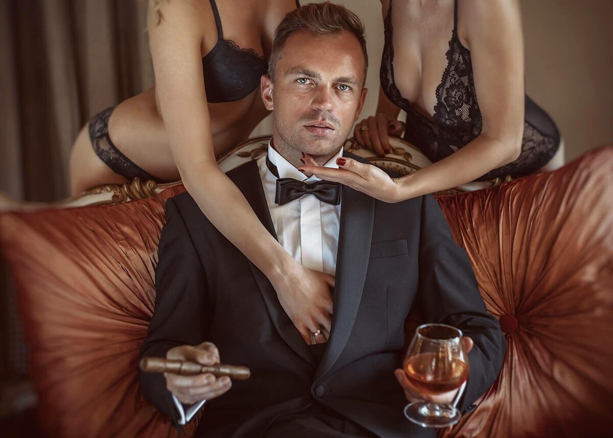 Так себе некоторые могут представить любого московского юриста)))