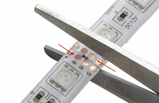 Разрез RGB LED с 4 токоведущими дорожками Загружено с ошибкой.
