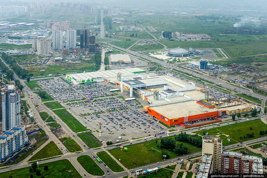 Товары планета красноярск. ТРЦ Планета Красноярск. Красноярск Планета торговый центр. Город Красноярск ТРЦ Планета. ТРЦ Планета Красноярск площадь.