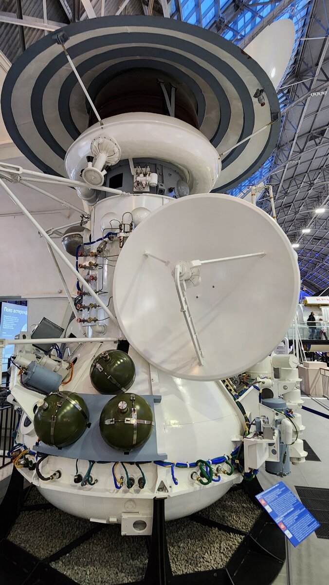 листовки к 12 апреля день космонавтики. россия 10 рублей, 2001 40 лет космическому полету ю. гагарина. гагарина. листовки ко дню космонавтики.