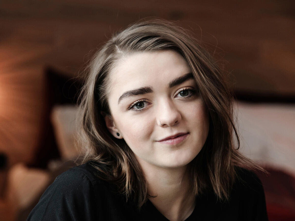 https://fonwall.ru/wallpaper/maisie-williams-arya-stark-celebrities/ фото с данного ресурса