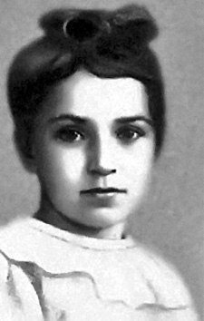 23 января 1930г. родилась Таня Савичева. Она была пятым и самым младшим ребёнком в семье — у нее было 2 сестры и 2 брата.