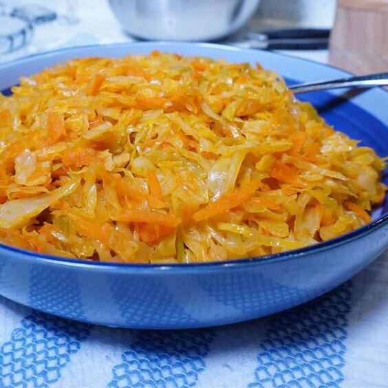 Тушеная капуста со свининой