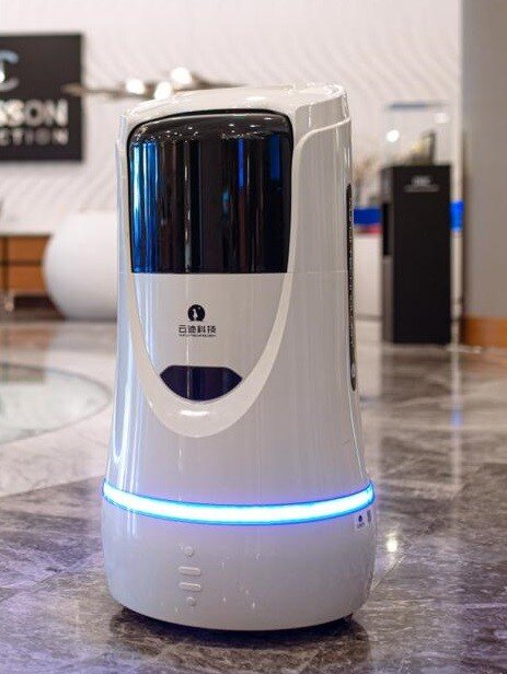    робот для доставки в номера Автор фото: пресс-служба Radisson Hotel Group