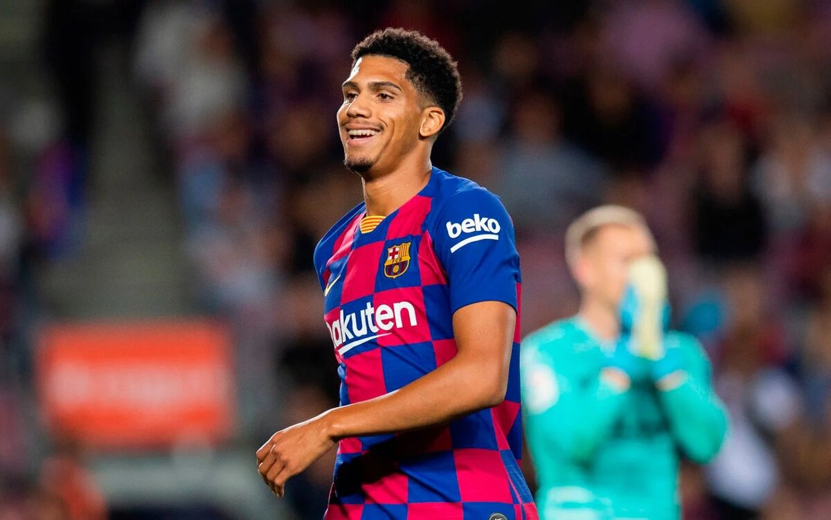 уругваец Араухо заставит немцев раскошелиться?