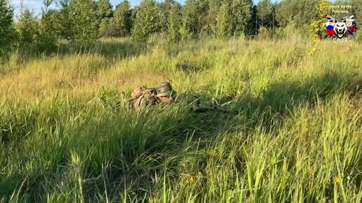 Ориентирование в пространстве и скрытное перемещение при атаке вражеских позиций.