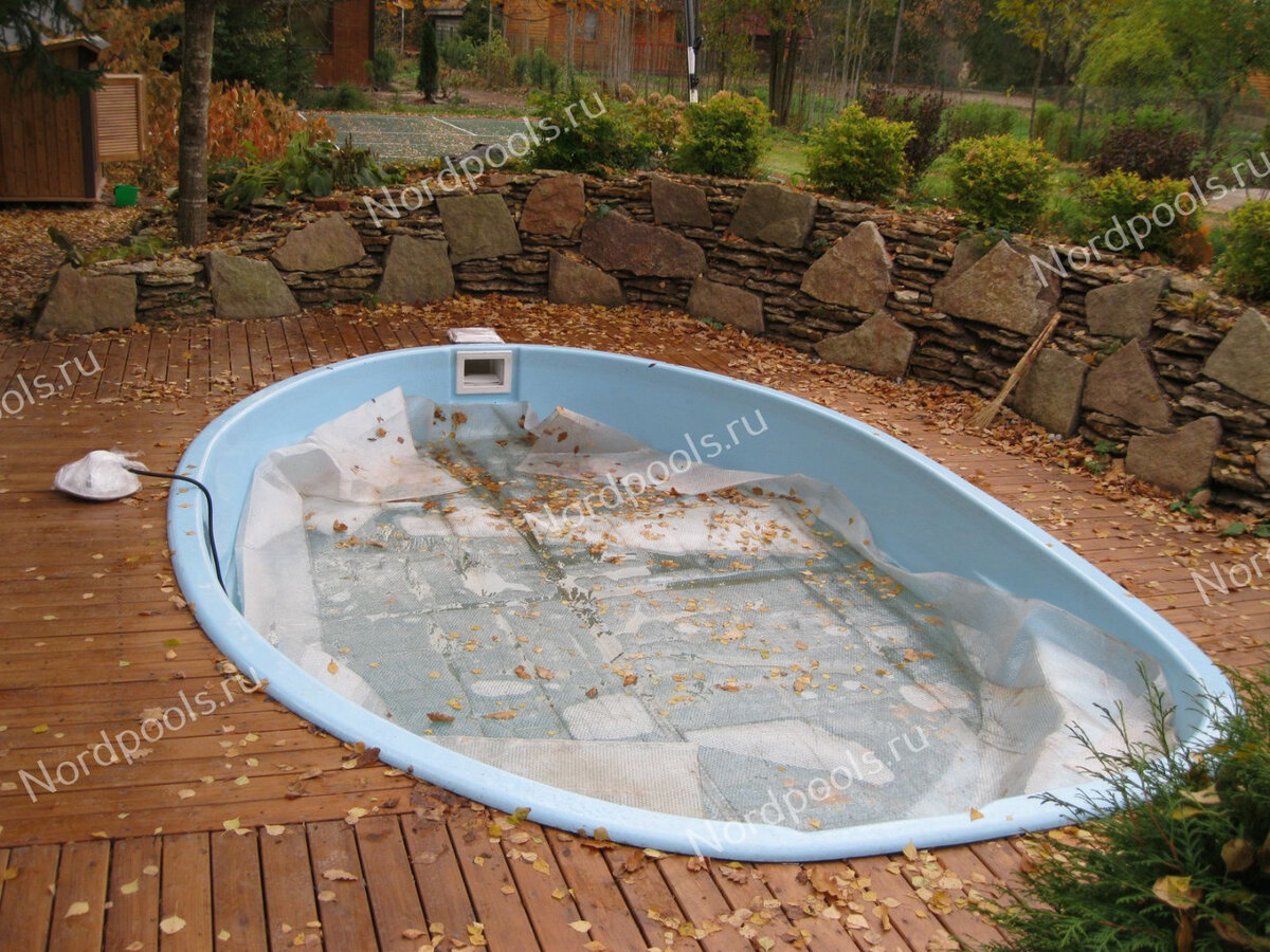 Консервация композитного бассейна с водой