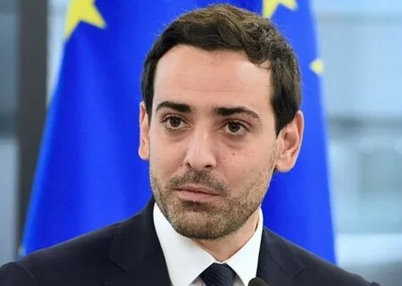    Премьер Франции поставил руководить Министерством иностранных дел своего секс-партнёра