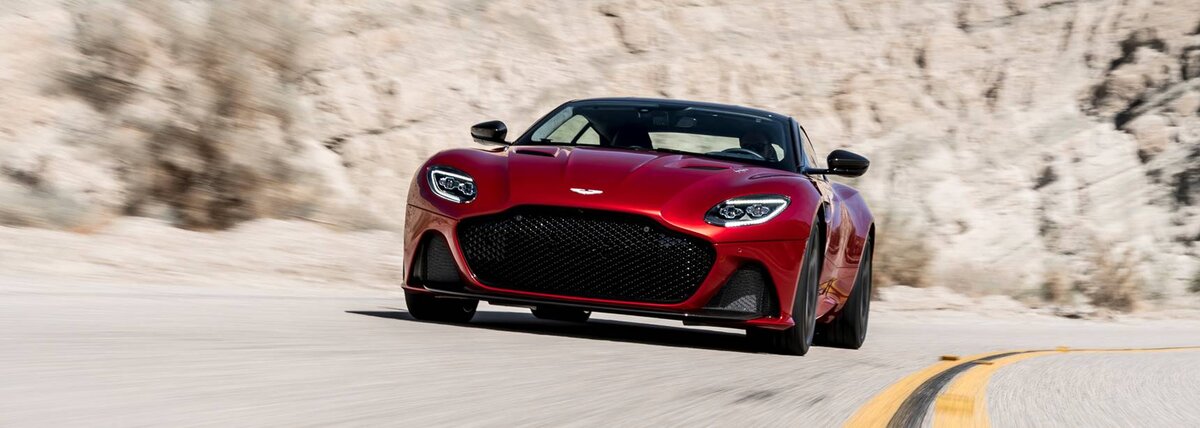  Aston Martin DBS Superleggera c 2018 года