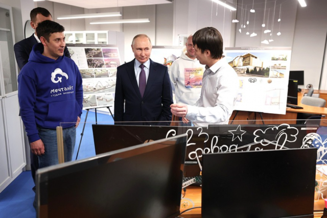    Где посмотреть мультфильмы, которые показали Путину в Хабаровске?