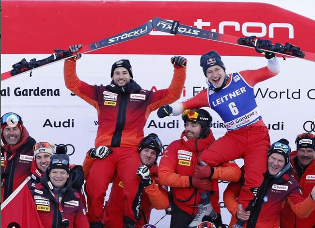 Швейцарская команда чествует Марко Одерматта и Марко Колера в Валь Гардене