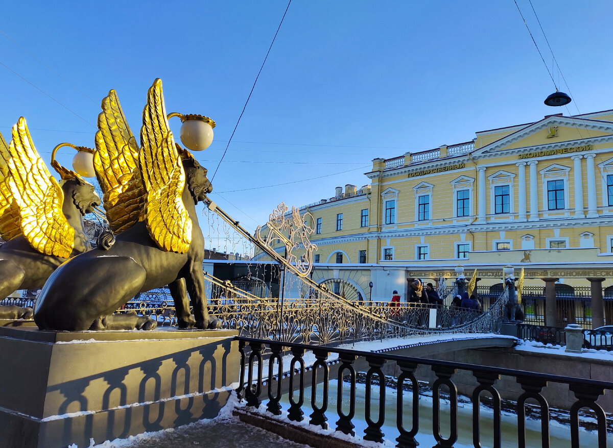 Что лучше - Москва или Санкт-Петербург | ИСКРА | Дзен