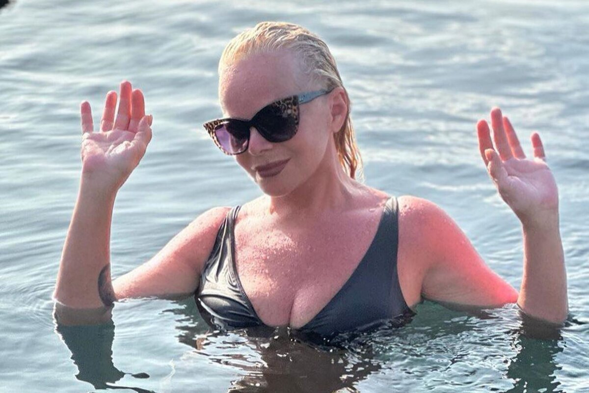     «Роскошная!»: Лариса Долина в бикини и леопардовой тунике на Мальдивах восхитила Гузееву